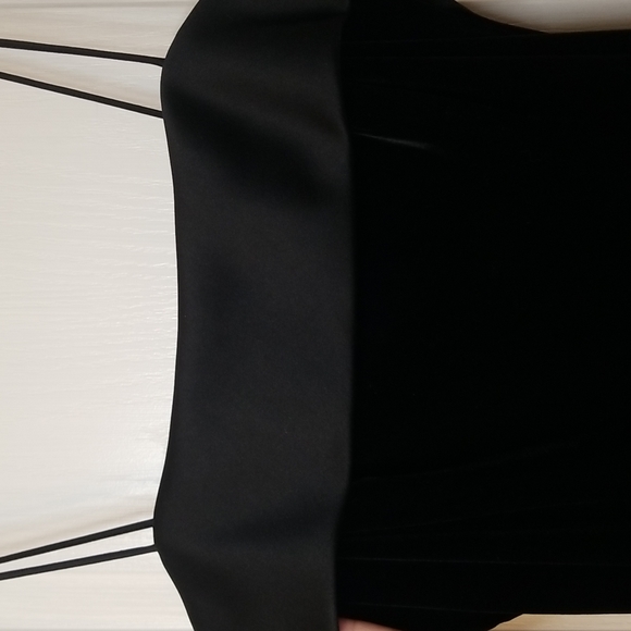 ALEX Evenings Black Velvet & Satin Spaghetti Strap Cocktail Dress; Size 6 - Picture 3 of 5